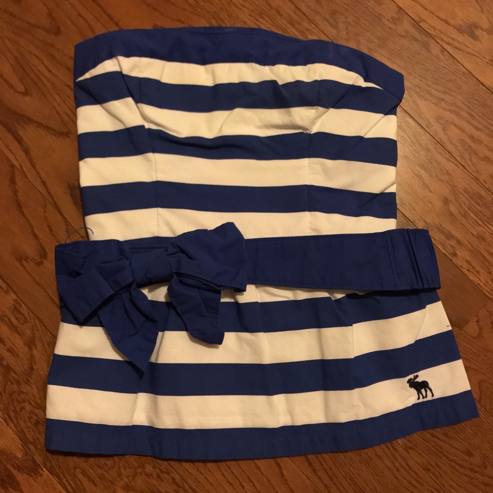 Abercrombie and Fitch top